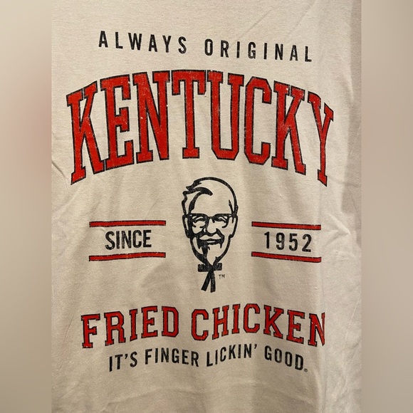 NWOT KFC Size L Kentucky Fried Chicken Logo Tee Shirt Finger Lickin Good Colonel - Picture 2 of 10